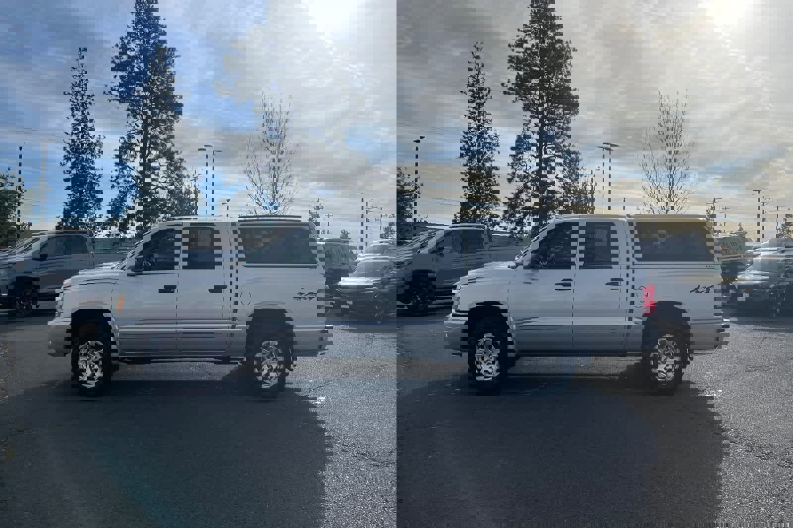 Used 2007 Dodge Dakota SLT image 5