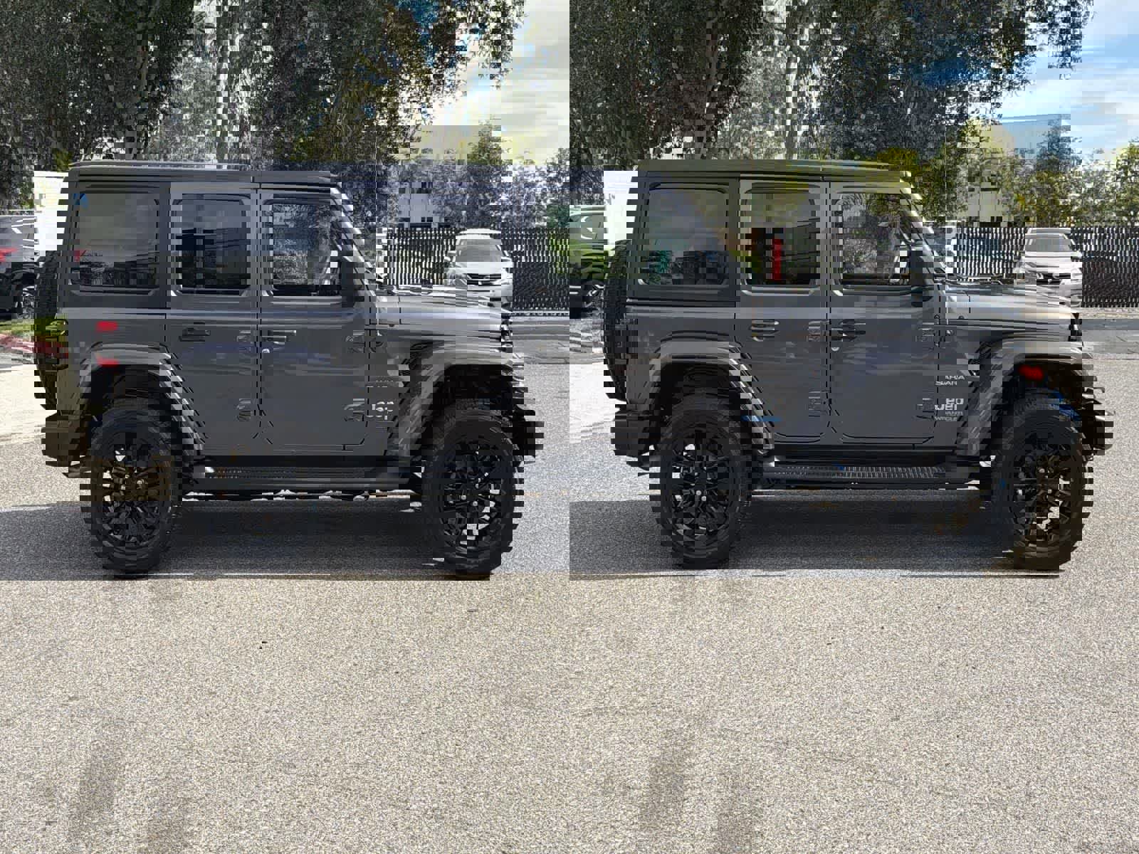 Used 2022 Jeep Wrangler Unlimited Sahara w/ Cold Weather Group image 7