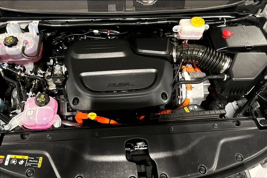 Used 2024 Chrysler Pacifica Select image 11
