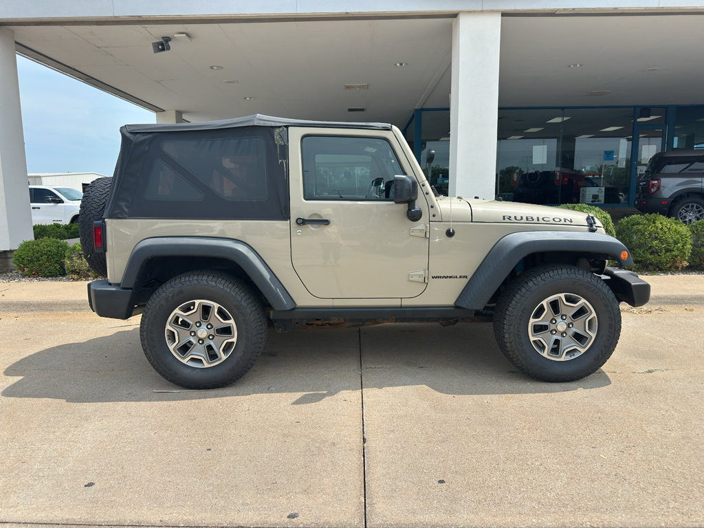 Used 2017 Jeep Wrangler Rubicon w/ Power Convenience Group AWD/4WD image 10