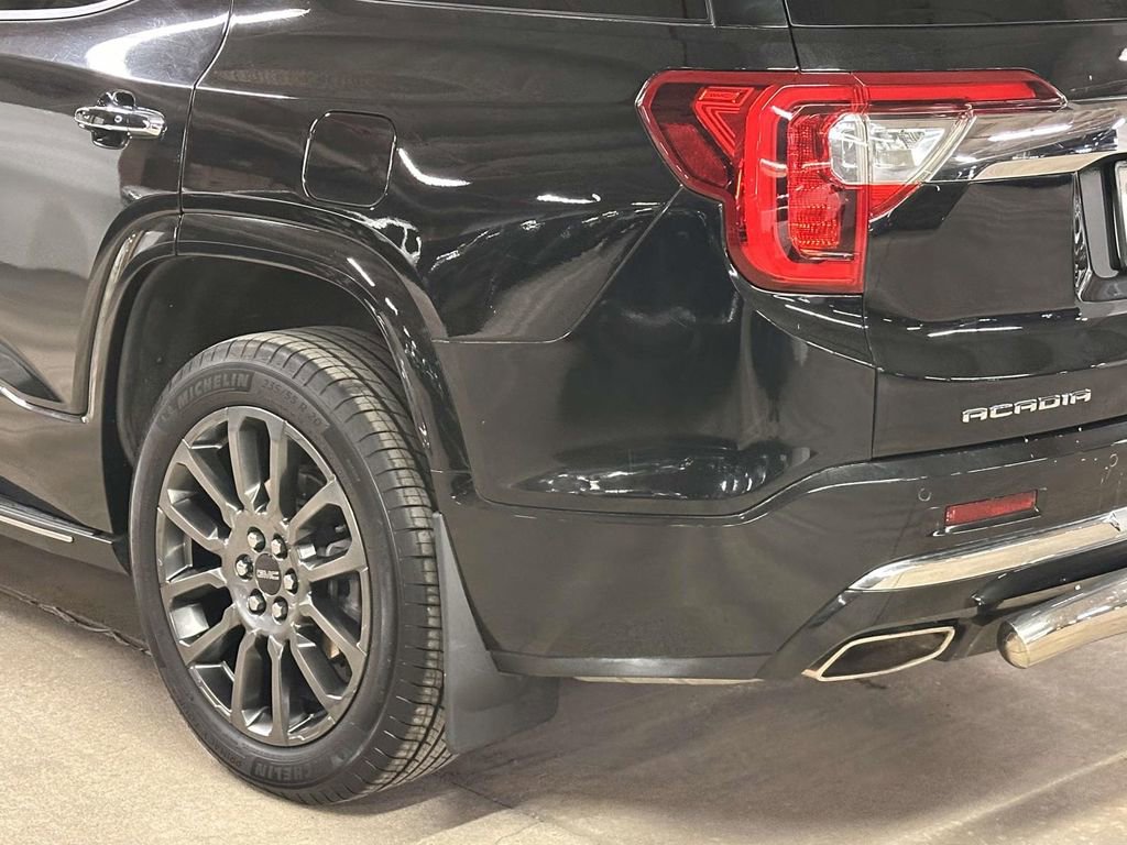 Used 2023 GMC Acadia Denali w/ Black Diamond Edition image 9