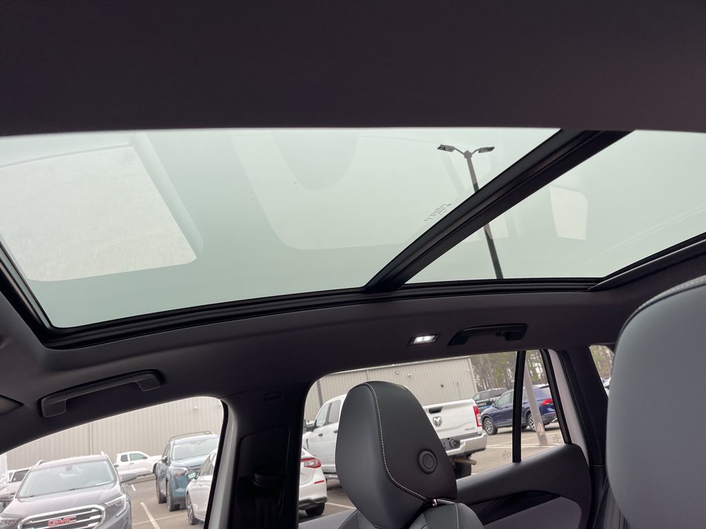 New 2026 Volkswagen Tiguan SE R-Line AWD/4WD image 16
