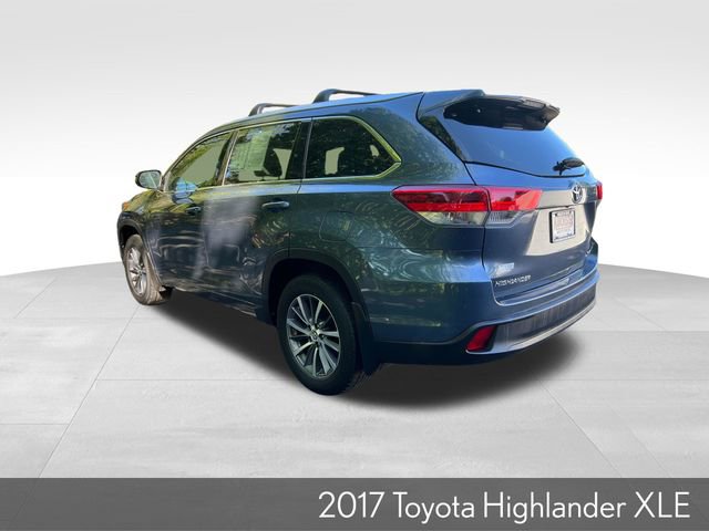 Used 2017 Toyota Highlander XLE AWD/4WD image 6