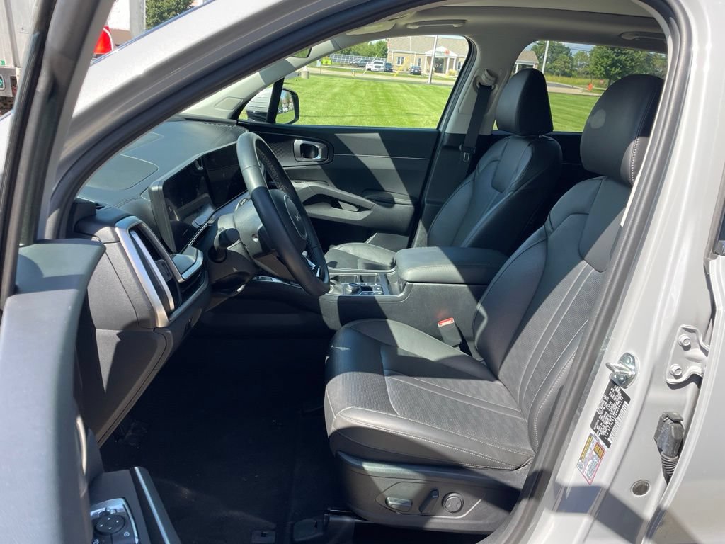 Used 2024 Kia Sorento S w/ Panoramic Sunroof Package AWD/4WD image 8