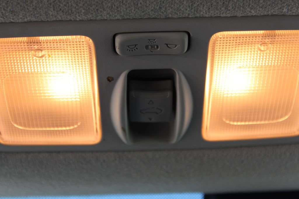 Used 2025 Hyundai Venue SEL FWD image 24