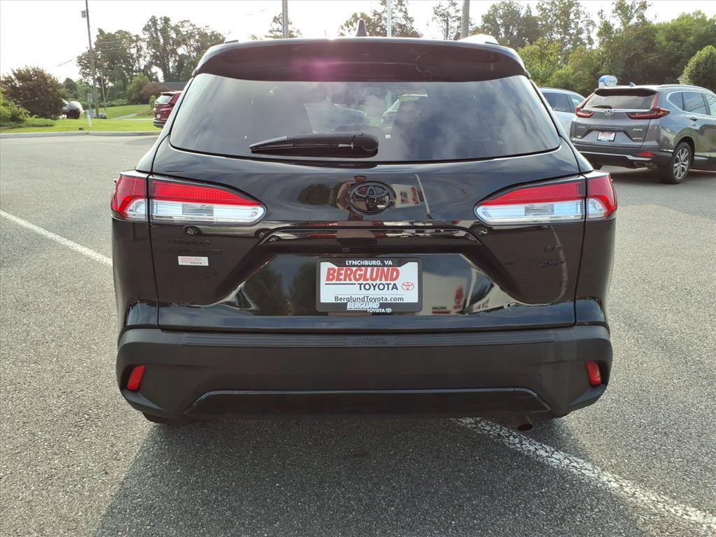 Used 2023 Toyota Corolla Cross LE w/ Moonroof Package AWD/4WD image 12