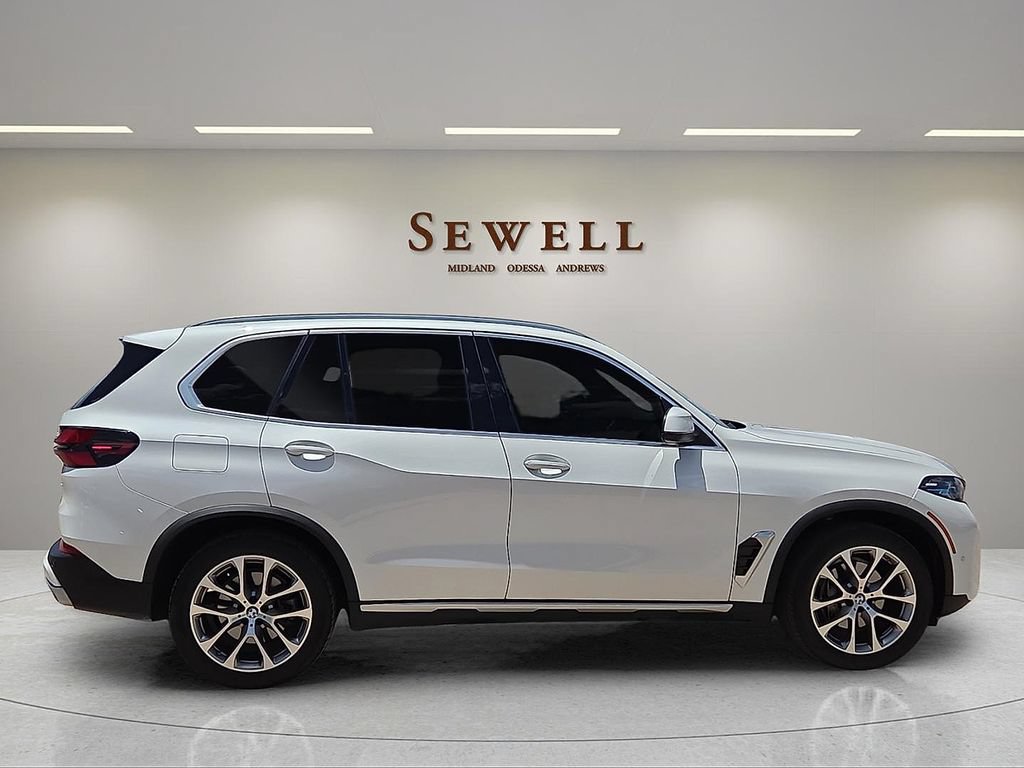Used 2025 BMW X5 xDrive40i w/ Premium Package AWD/4WD image 5