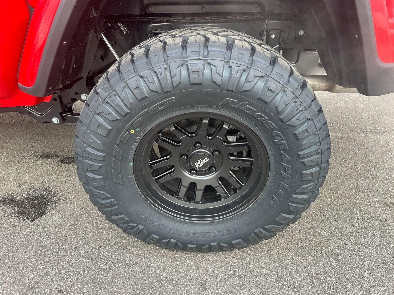 New 2025 Jeep Gladiator Sport image 11