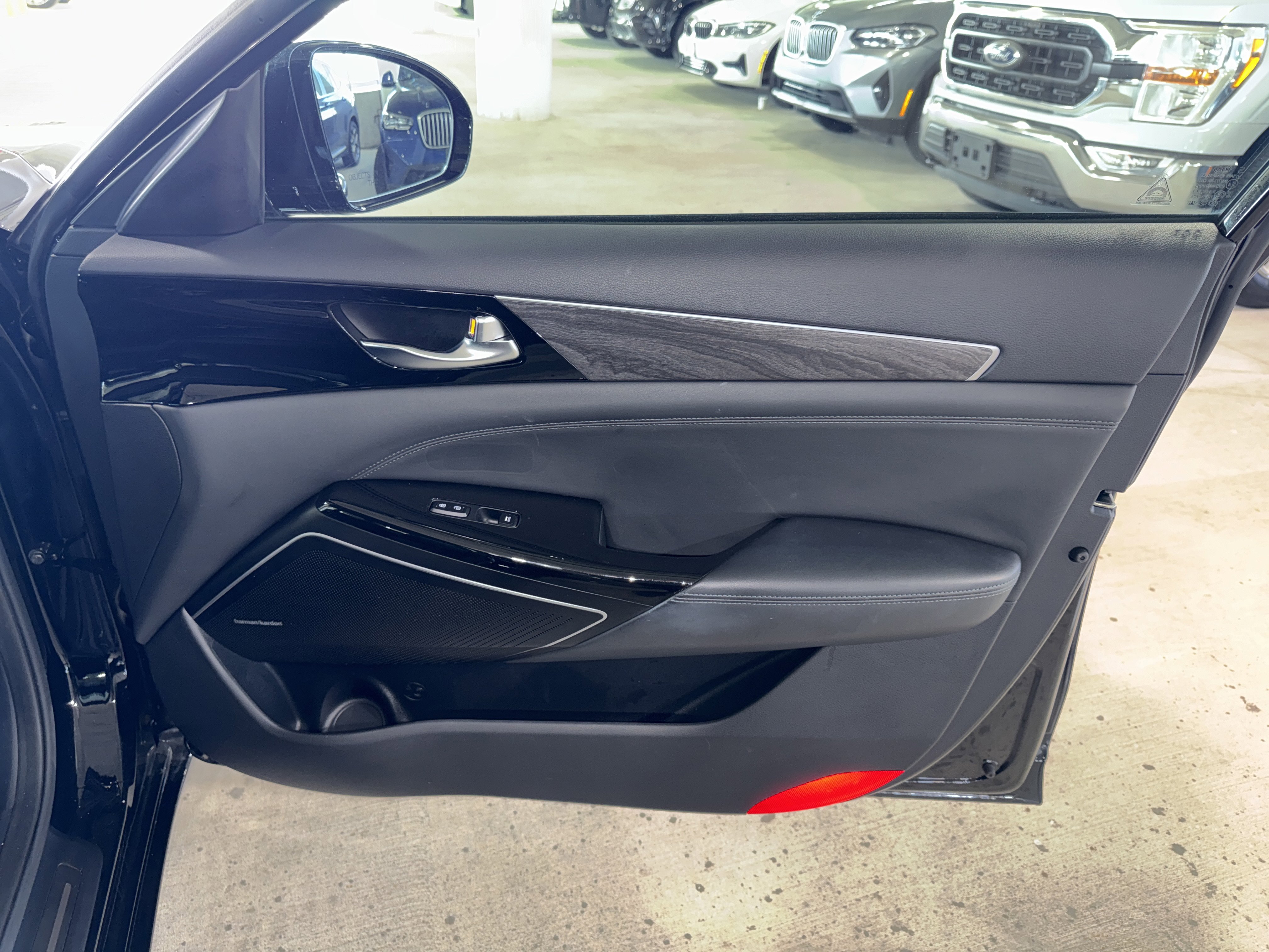 Used 2020 Kia Cadenza Limited image 9