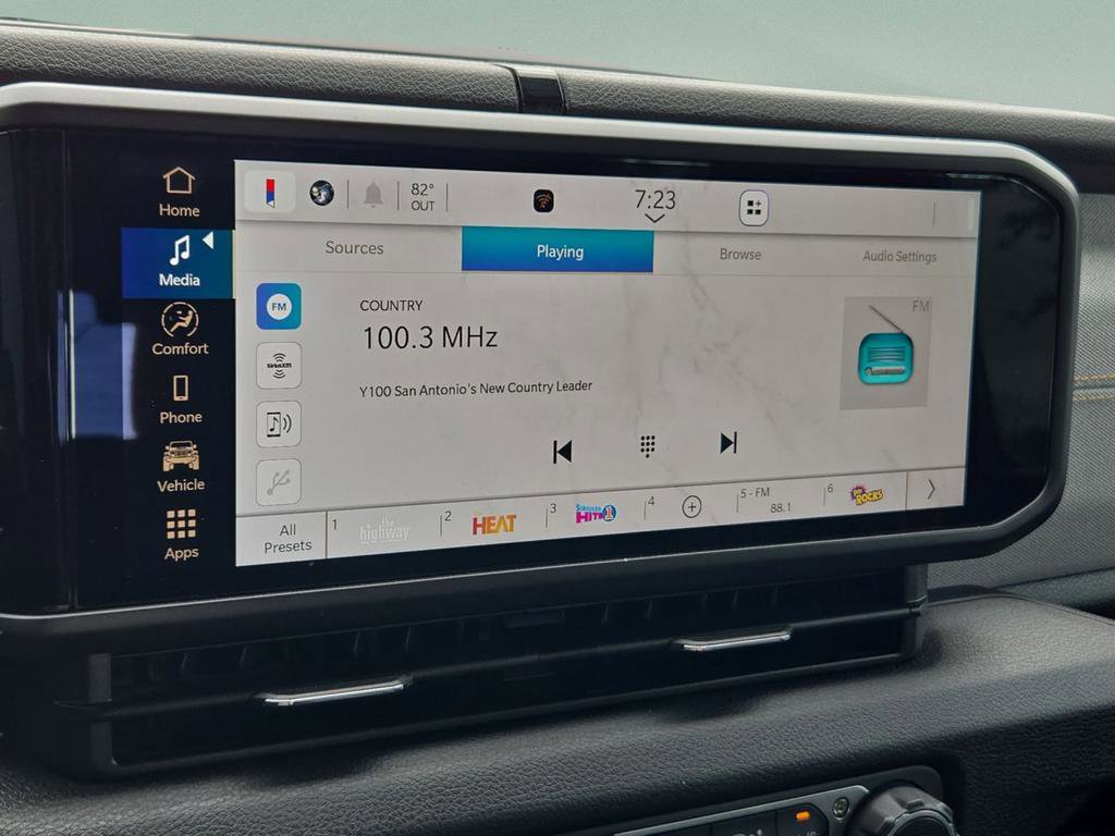 Certified 2025 Jeep Wrangler Sport image 33