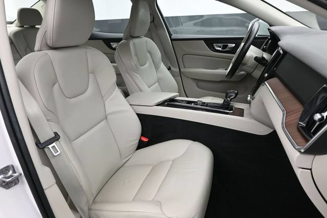 Used 2021 Volvo S60 T5 Momentum w/ Premium Package FWD image 28