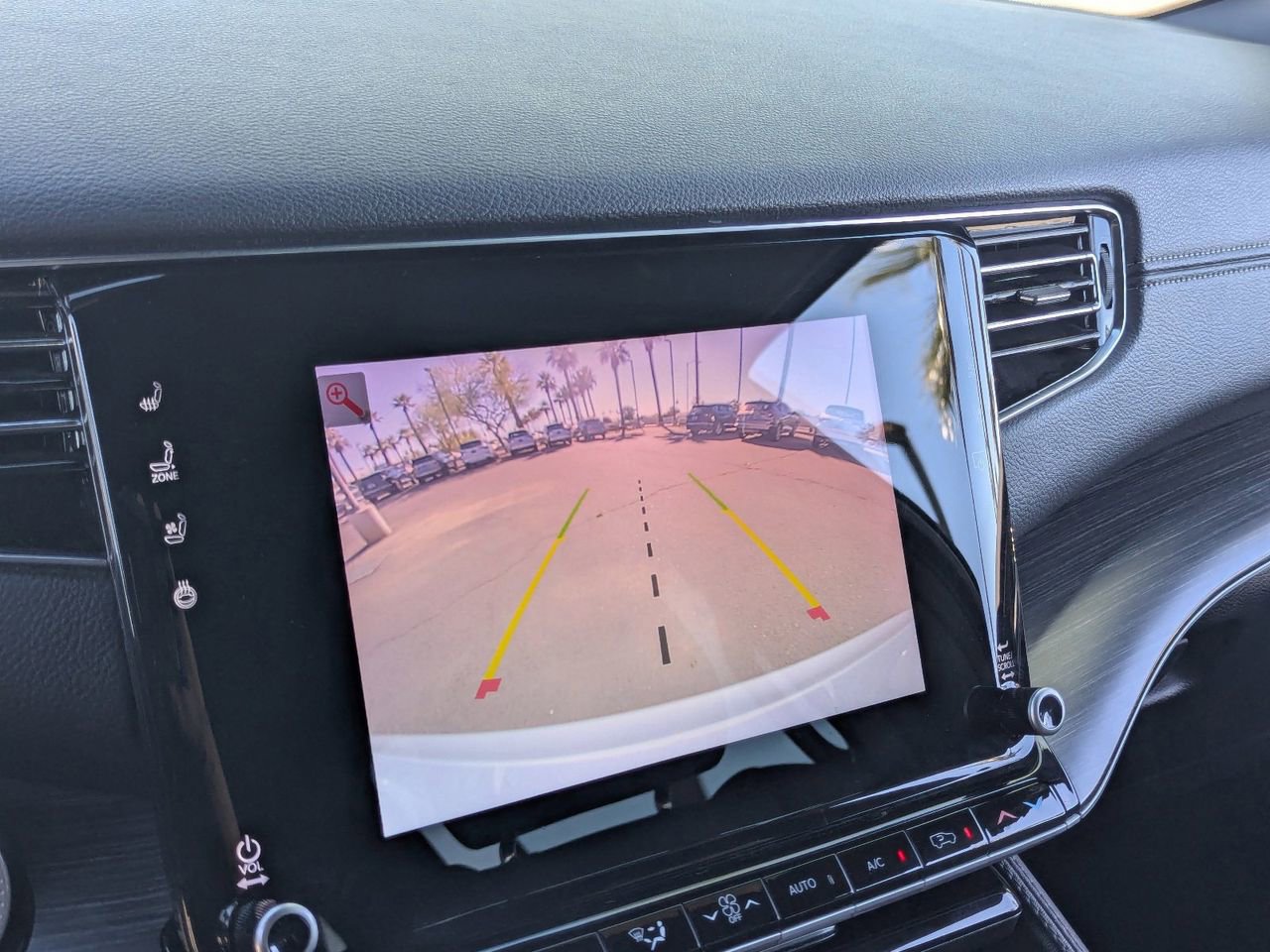 Used 2023 Jeep Wagoneer L Series II image 30