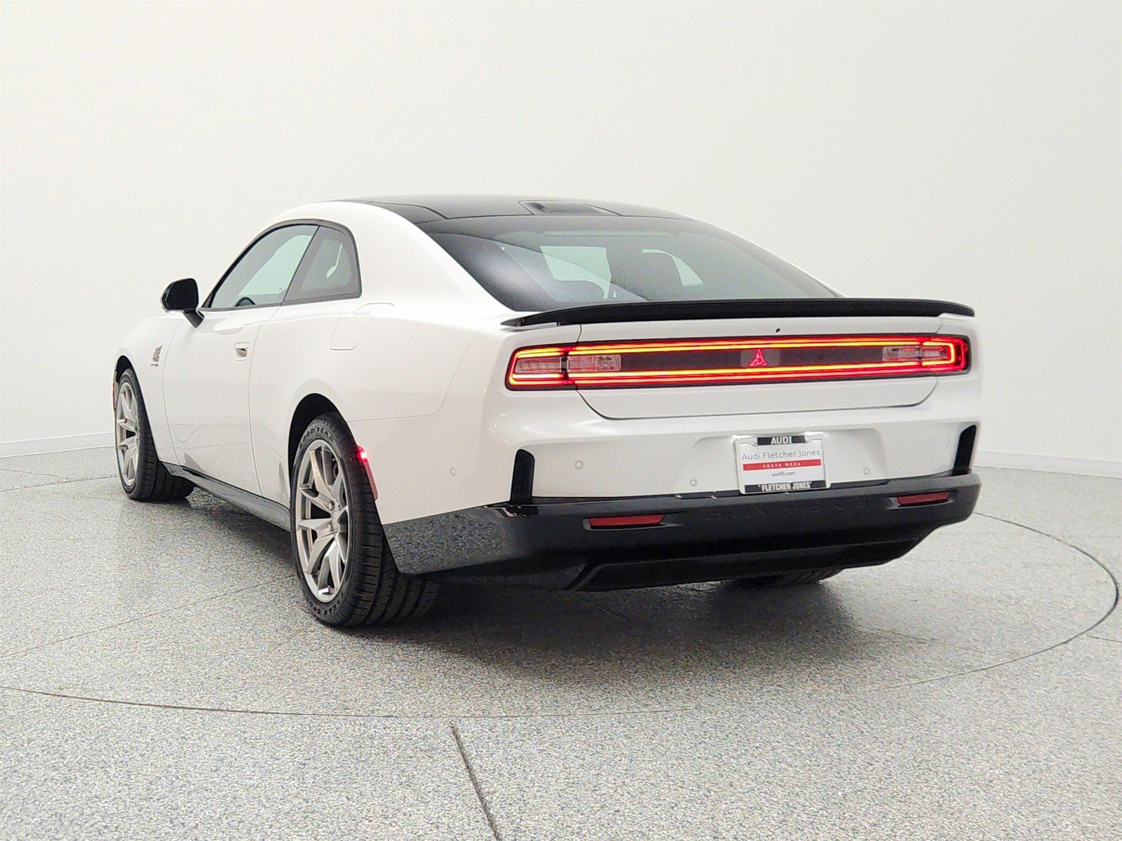 Used 2024 Dodge Charger Daytona Scat Pack w/ Plus Group AWD/4WD image 7