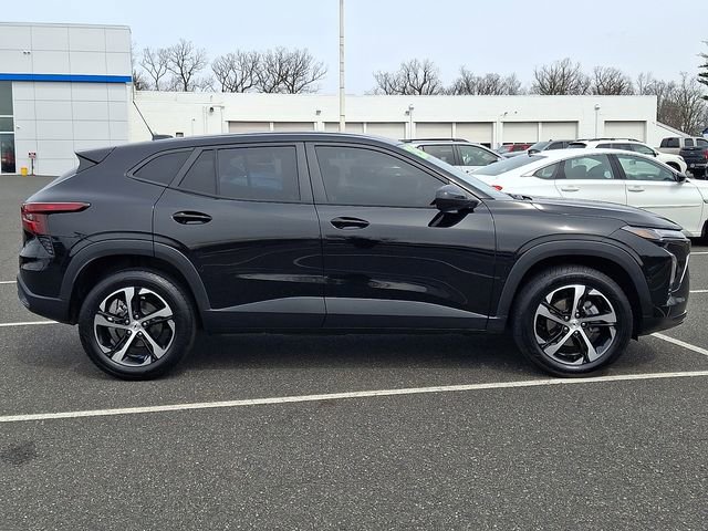 Certified 2025 Chevrolet Trax RS w/ Driver Confidence Package image 7