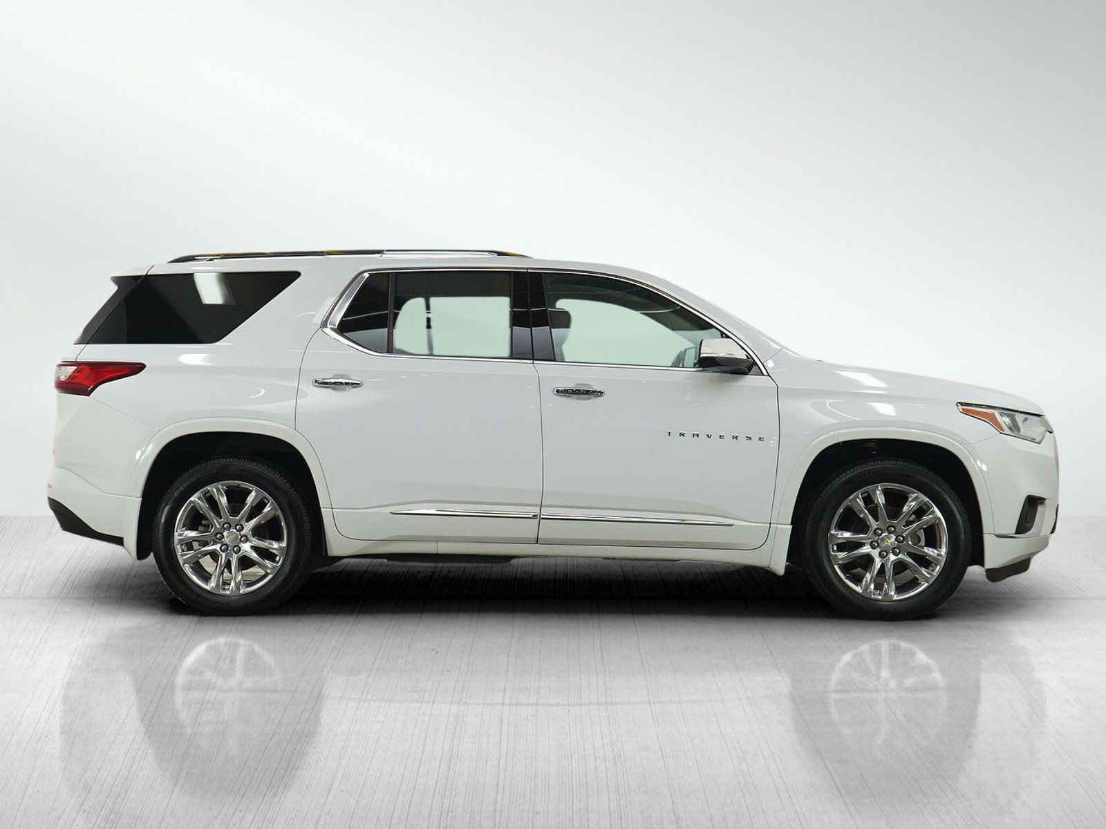 Used 2019 Chevrolet Traverse High Country w/ LPO, Floor Liner Package AWD/4WD image 6