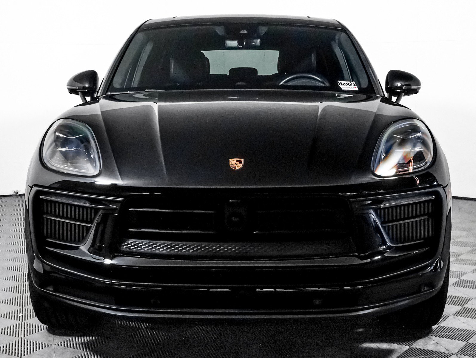 Certified 2024 Porsche Macan S AWD/4WD image 6