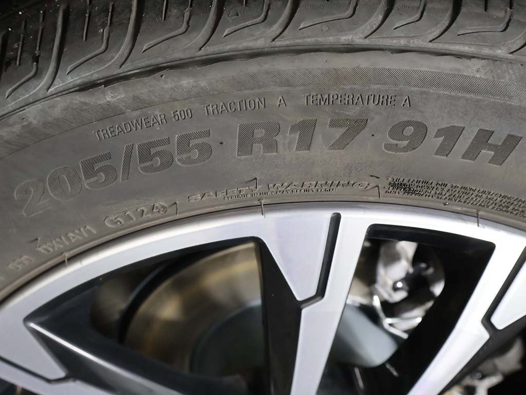 Used 2025 Volkswagen Jetta Sport FWD image 21