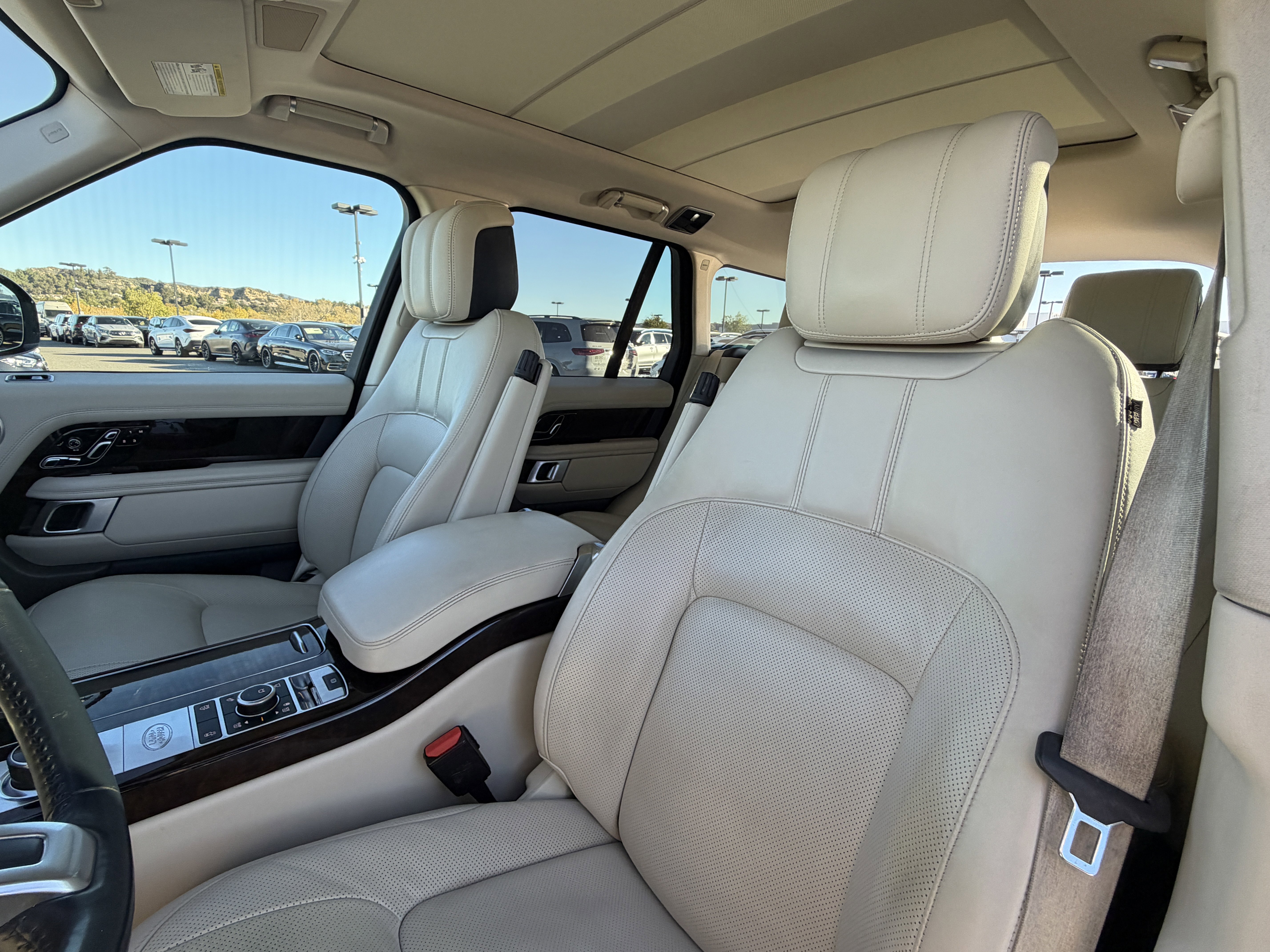 Used 2020 Land Rover Range Rover HSE image 20