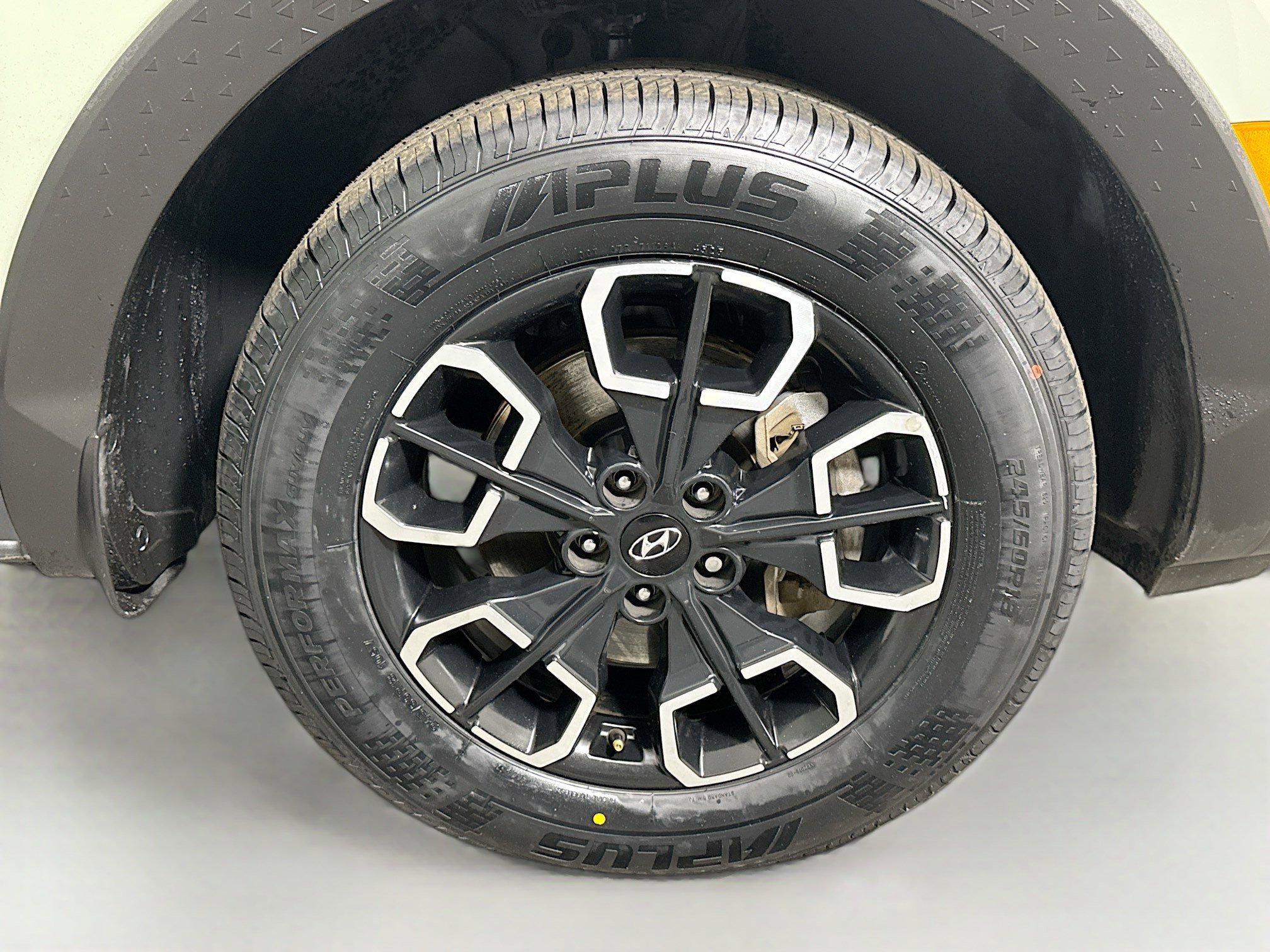 Used 2023 Hyundai Santa Cruz SE image 31