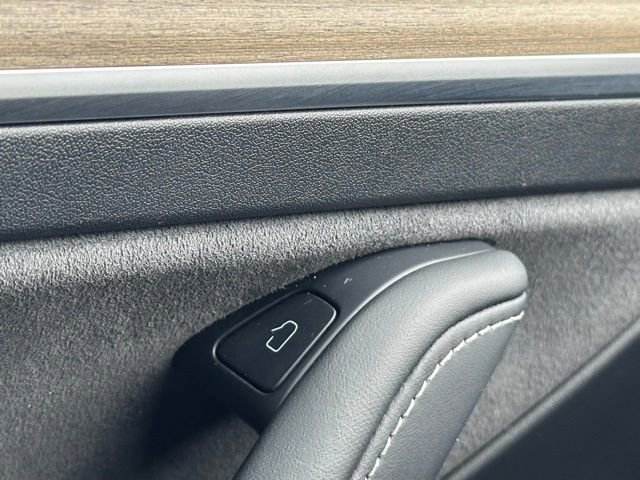 Used 2023 Tesla Model Y Long Range image 22