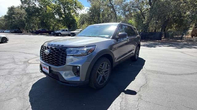 New 2026 Ford Explorer ST-Line w/ ST-Line Street Pack AWD/4WD image 1