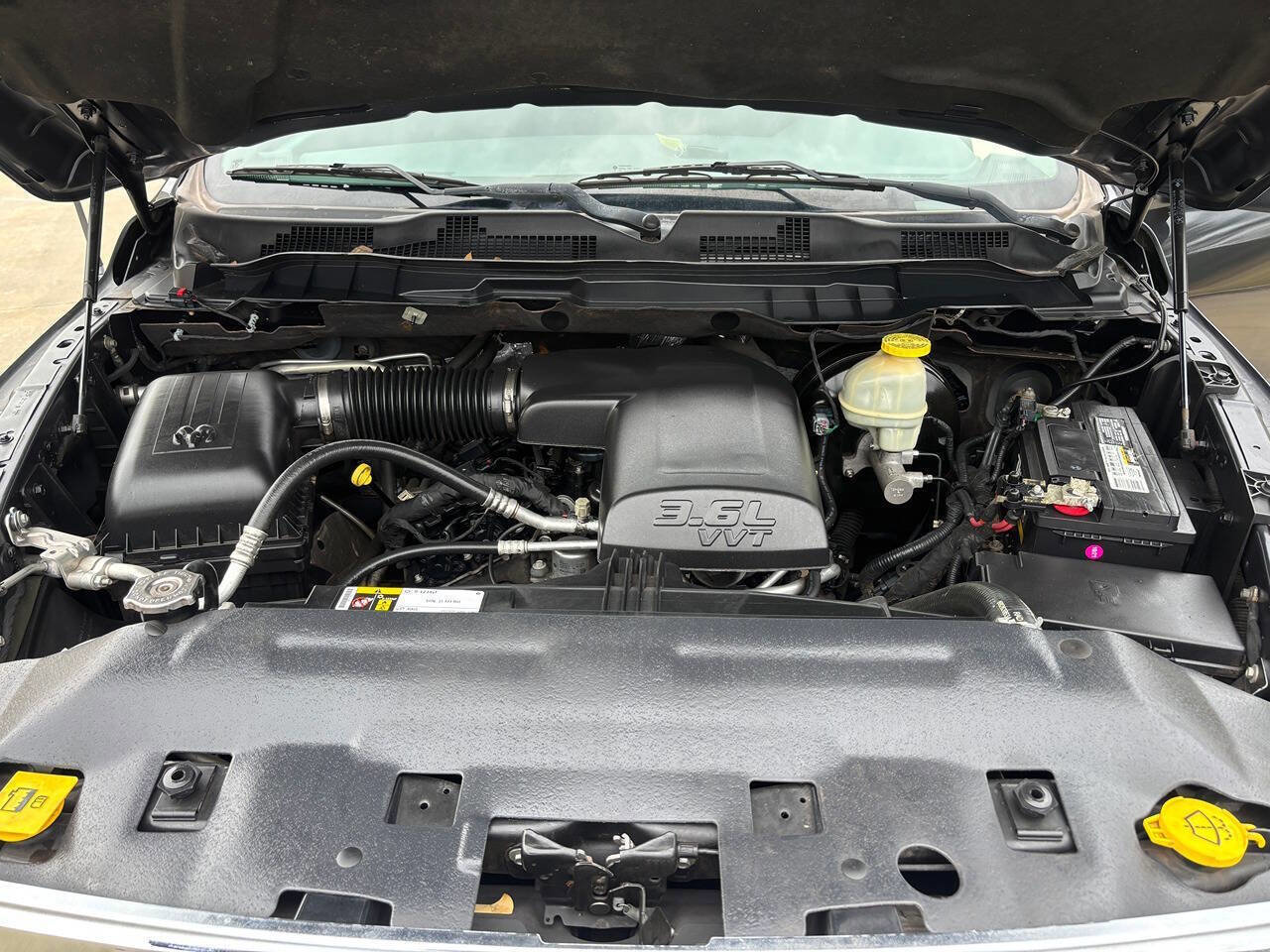 Used 2017 RAM 1500 Classic SLT image 27