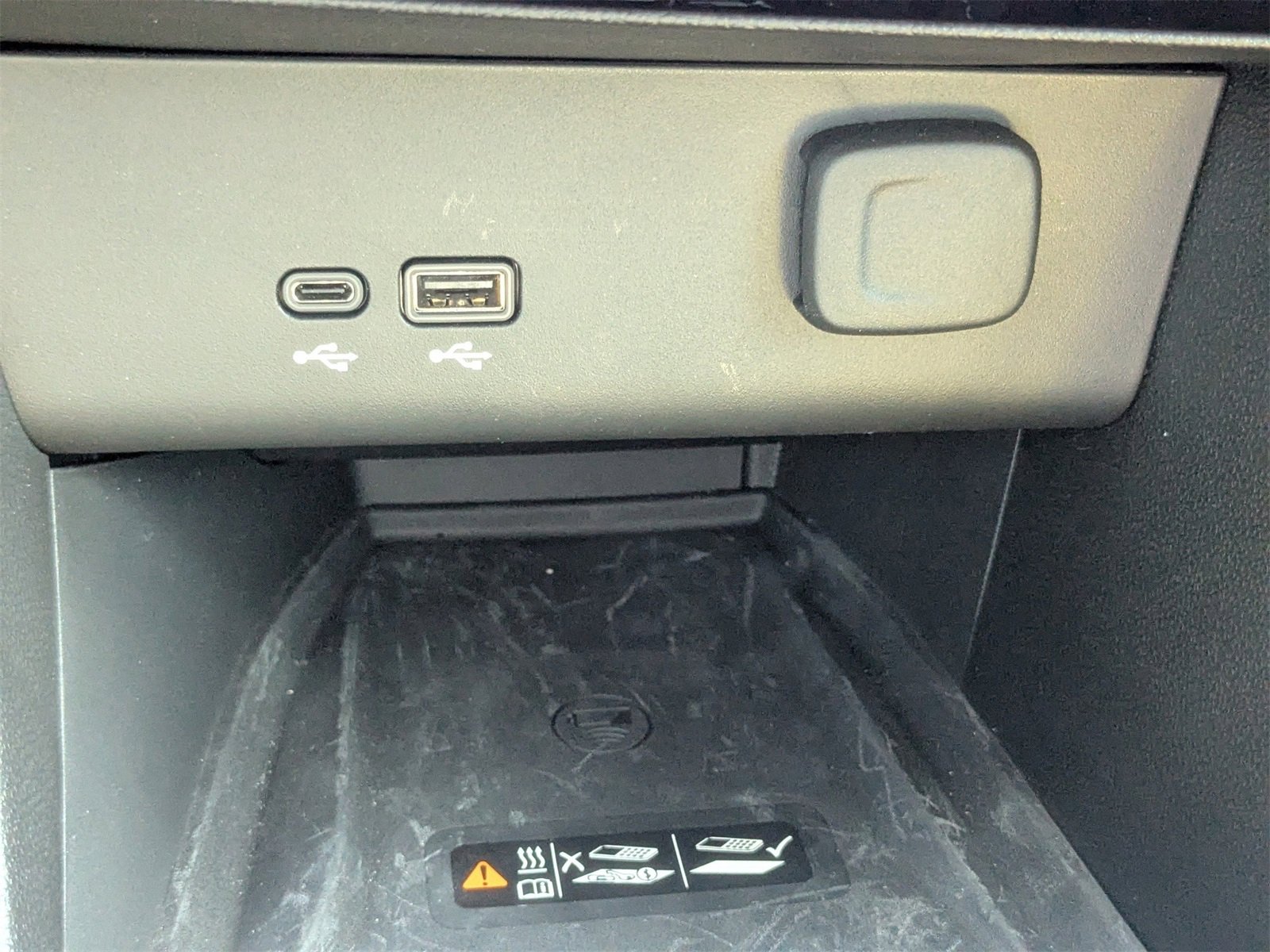 Used 2025 Buick Encore GX Avenir w/ Avenir Technology Package image 25