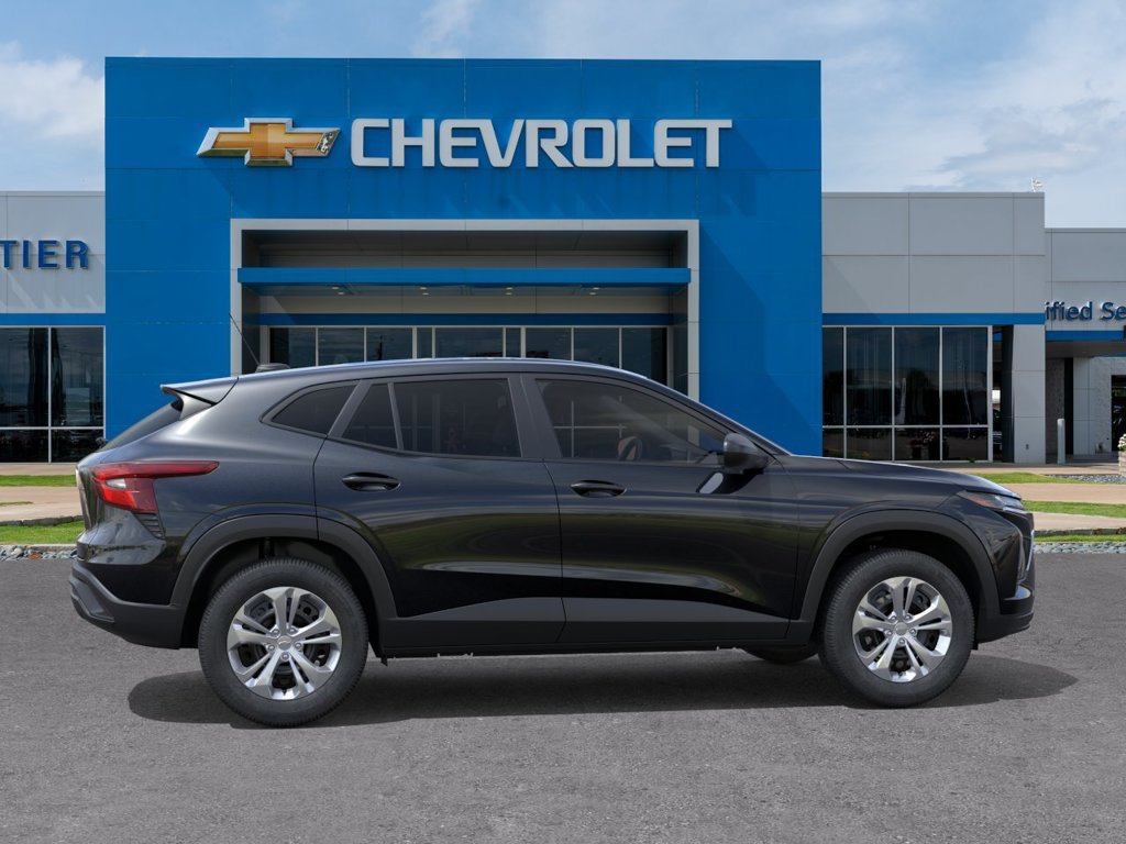 New 2026 Chevrolet Trax LS w/ Driver Confidence Package FWD image 5