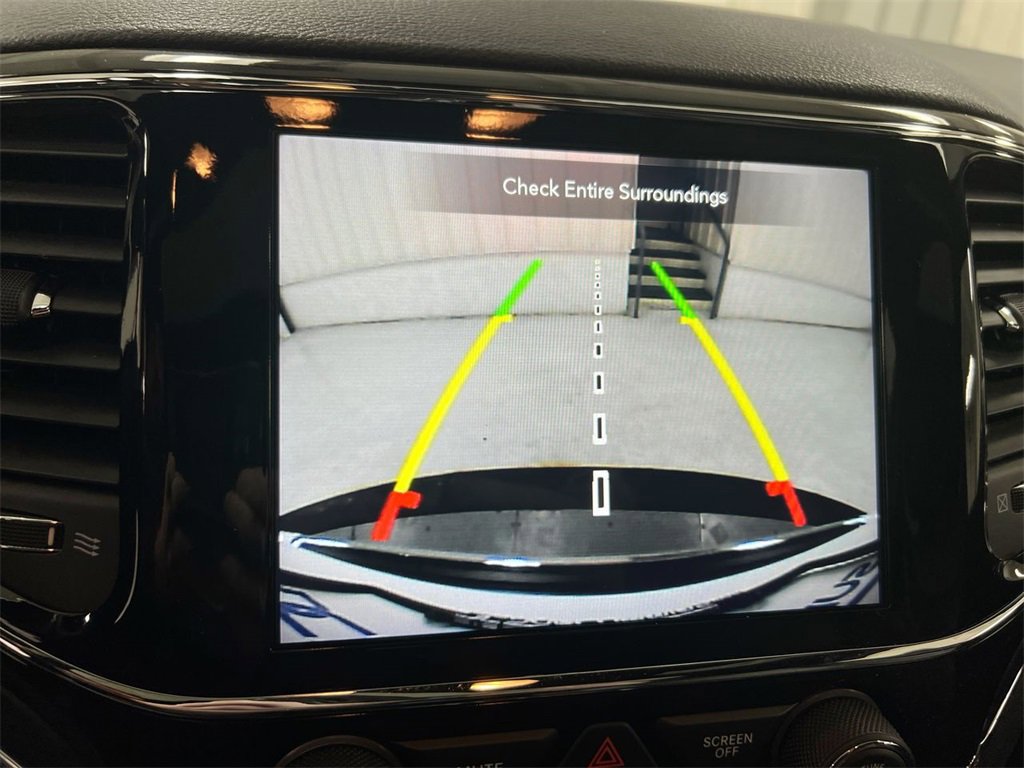 Used 2022 Jeep Grand Cherokee Limited w/ Tech Group image 16