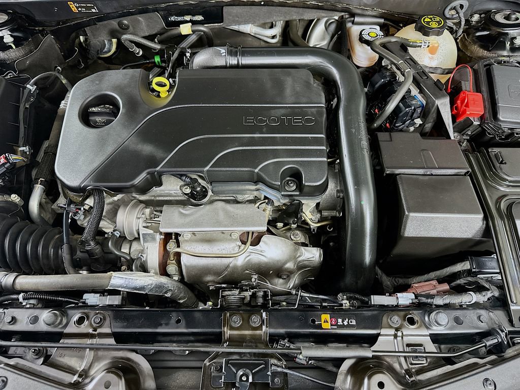 Used 2022 Chevrolet Malibu RS FWD image 36
