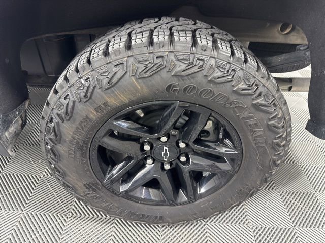 Used 2024 Chevrolet Silverado 1500 LT Trail Boss w/ Convenience Package II AWD/4WD image 9