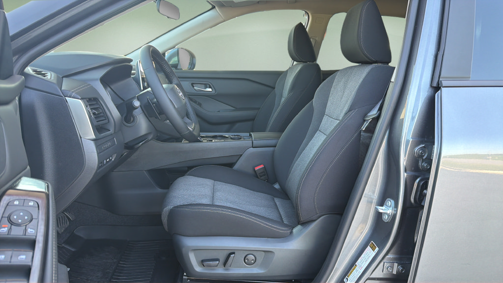 New 2026 Nissan Rogue SV AWD/4WD image 22