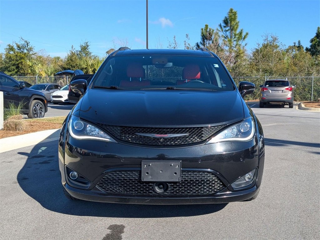 Used 2020 Chrysler Pacifica Limited w/ Quick Order Package 27H Red S image 2