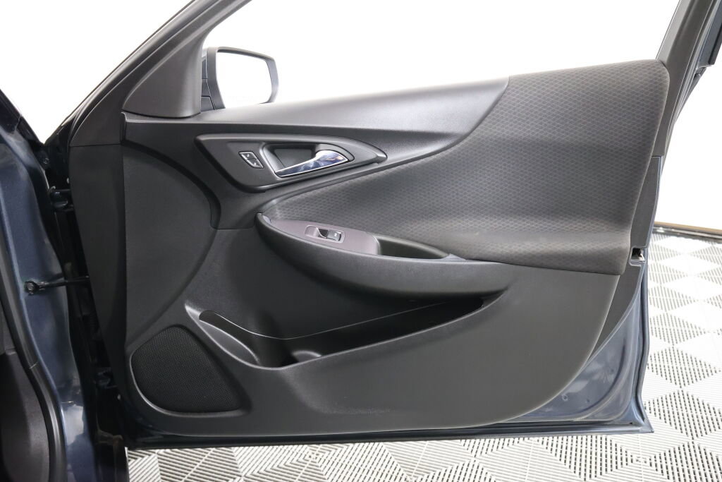 Used 2019 Chevrolet Malibu LT FWD image 25