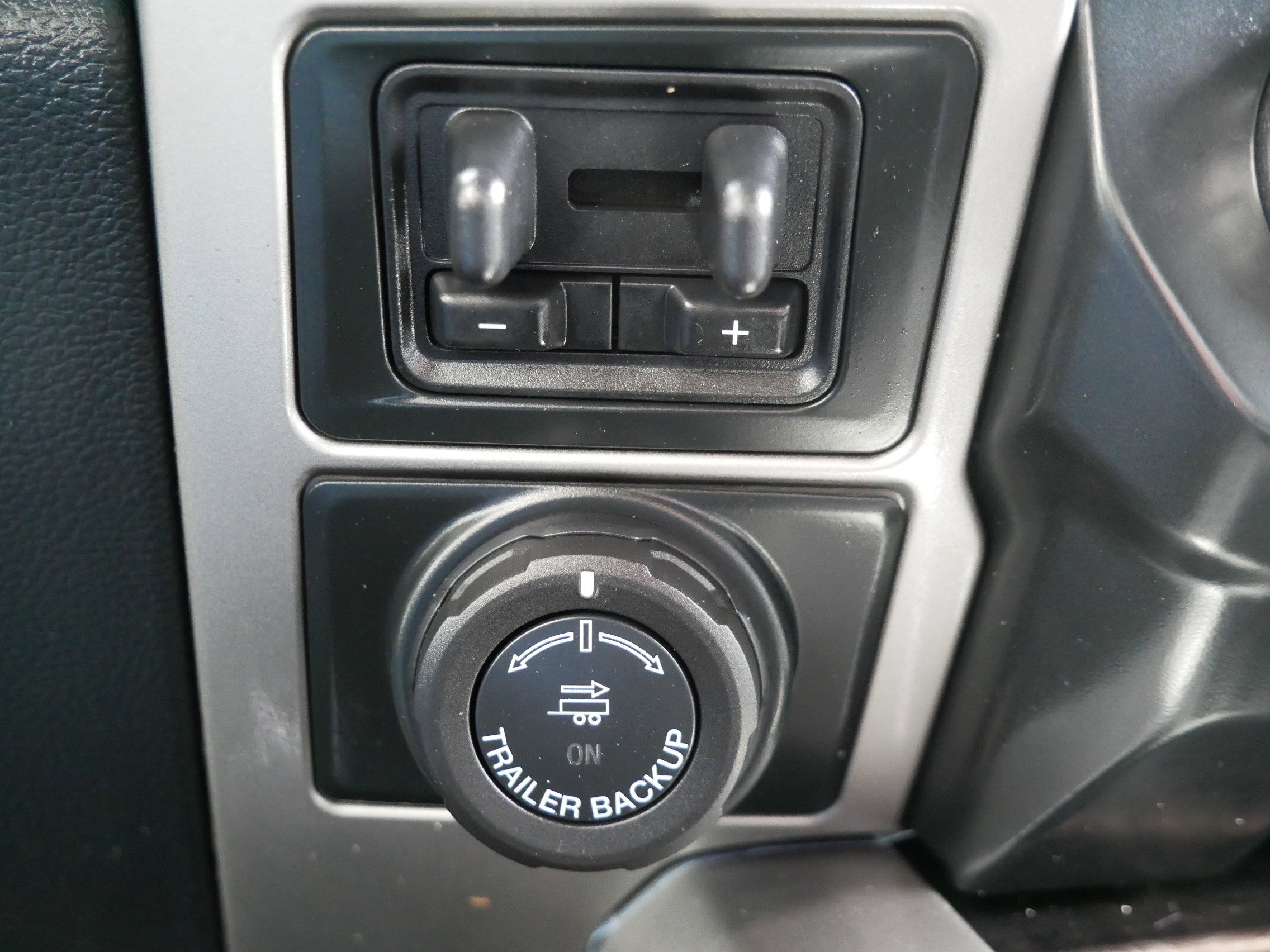 Certified 2022 Ford F350 Lariat w/ Chrome Package image 20