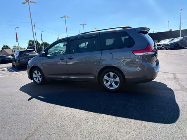Used 2014 Toyota Sienna LE FWD image 16
