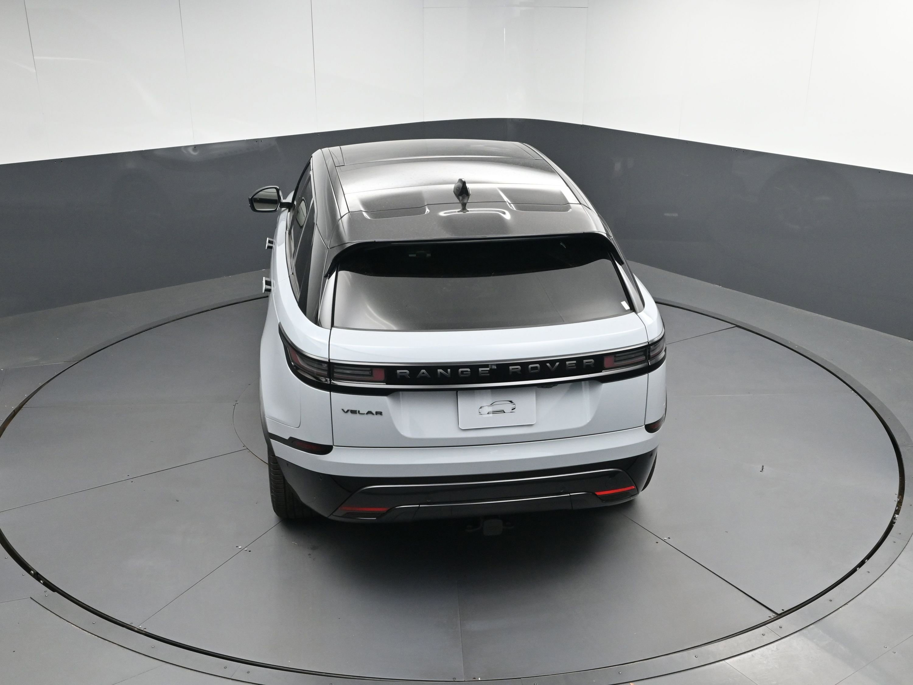 New 2026 Land Rover Range Rover Velar Dynamic SE image 33