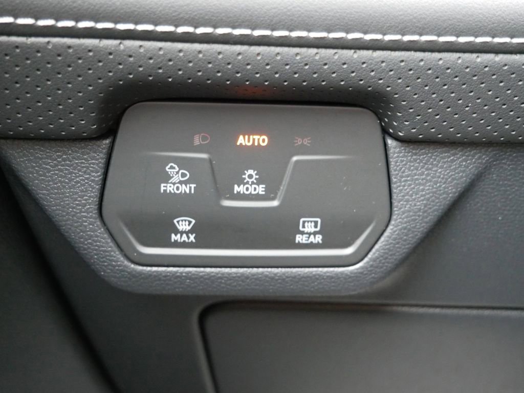 Used 2025 Volkswagen Atlas SE AWD/4WD image 28
