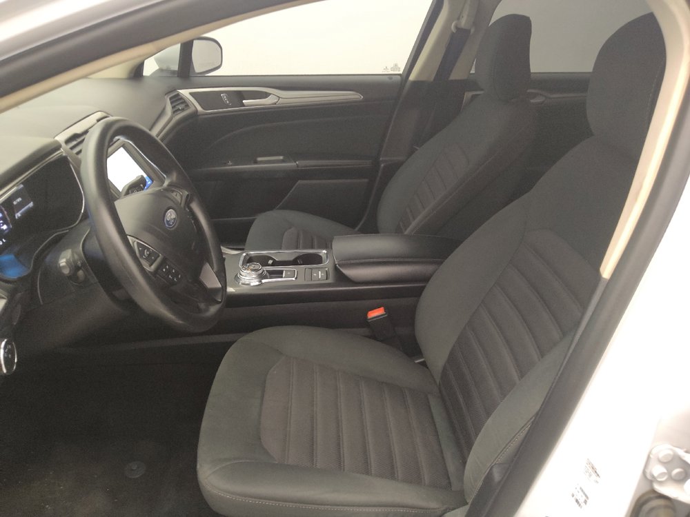 Used 2020 Ford Fusion SE FWD image 17