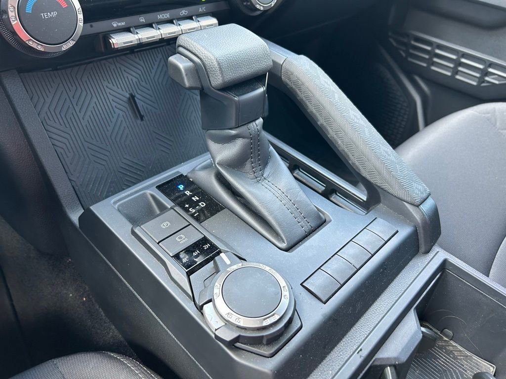 Certified 2025 Toyota Tacoma SR AWD/4WD image 27