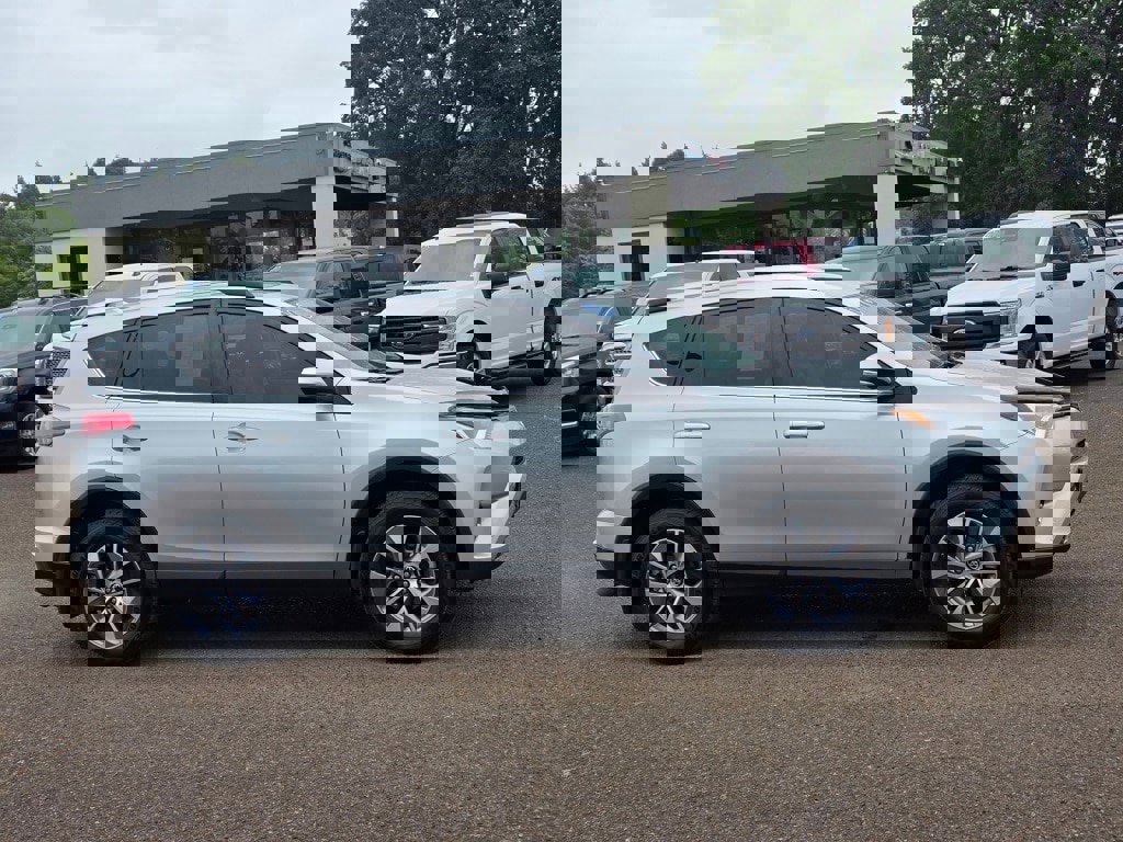 Used 2016 Toyota RAV4 XLE image 5