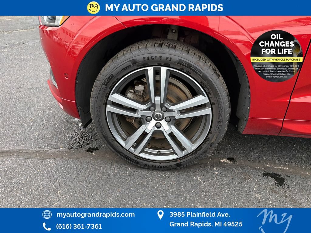 Used 2019 Volvo XC60 T6 Momentum w/ Protection Package Premier AWD/4WD image 30