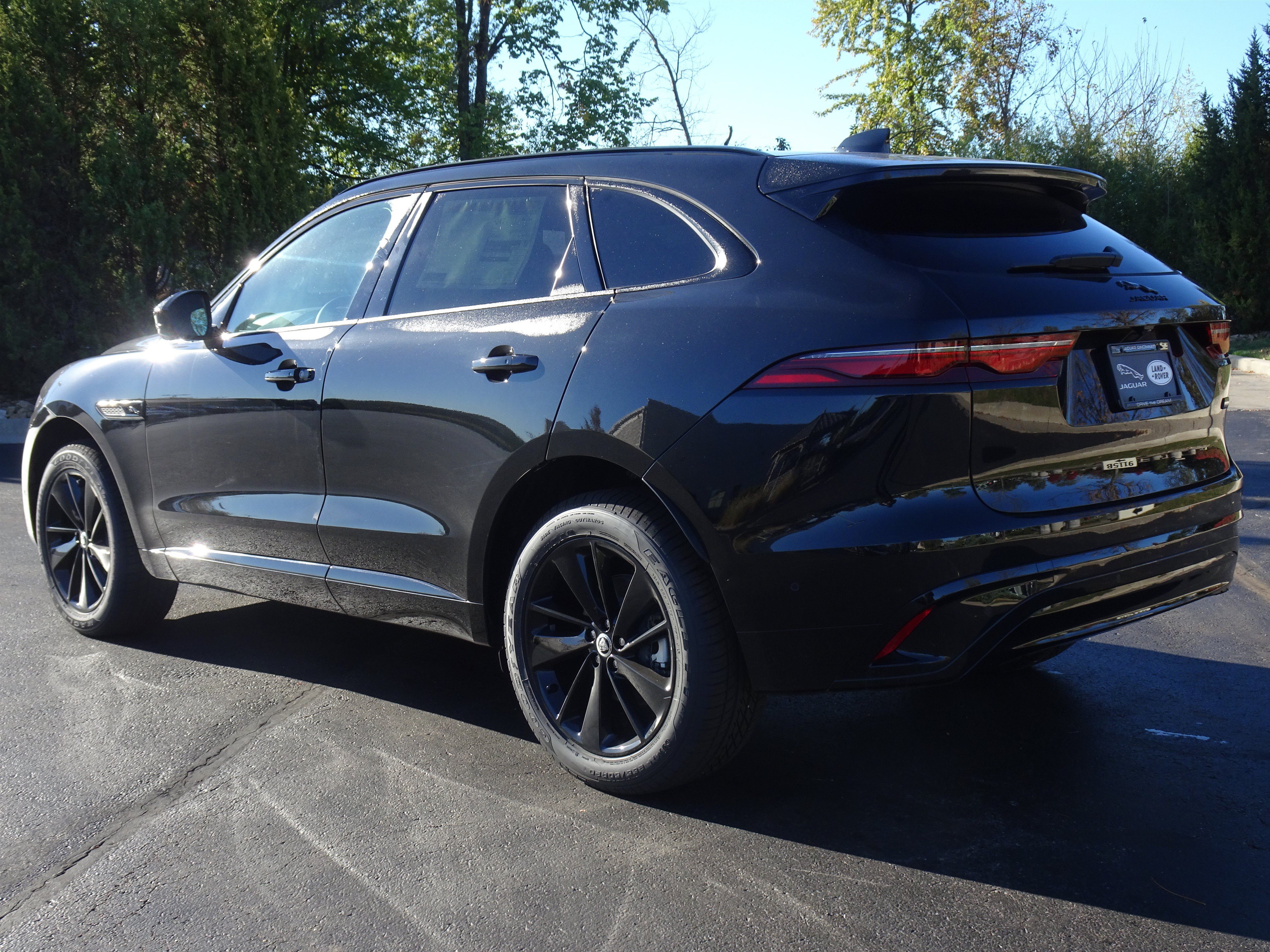 New 2026 Jaguar F-PACE R-Dynamic S AWD/4WD image 4