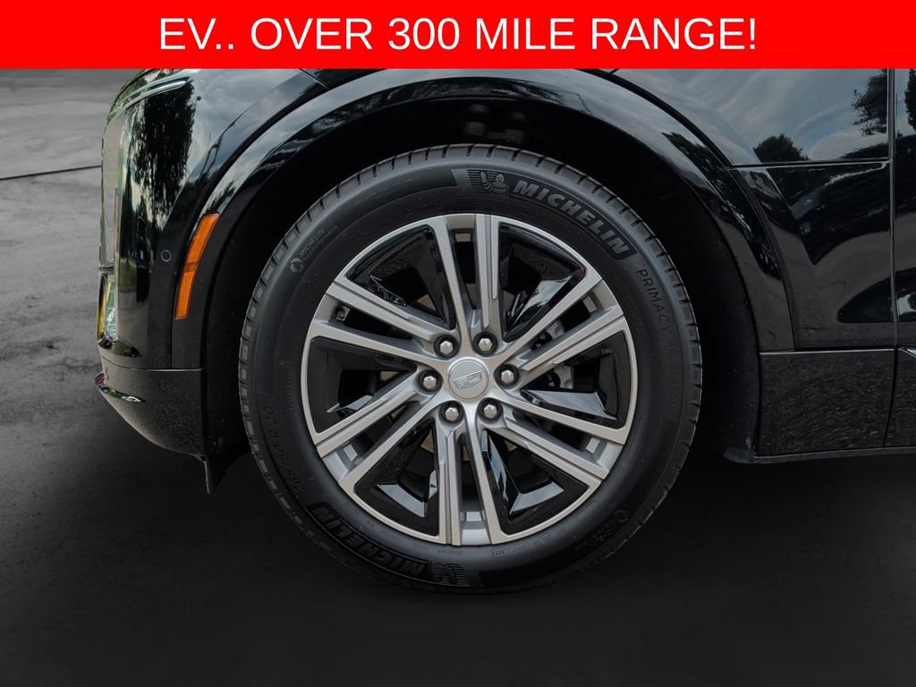Used 2024 Cadillac Lyriq Luxury w/ LPO, Floor Liner Package AWD/4WD image 9