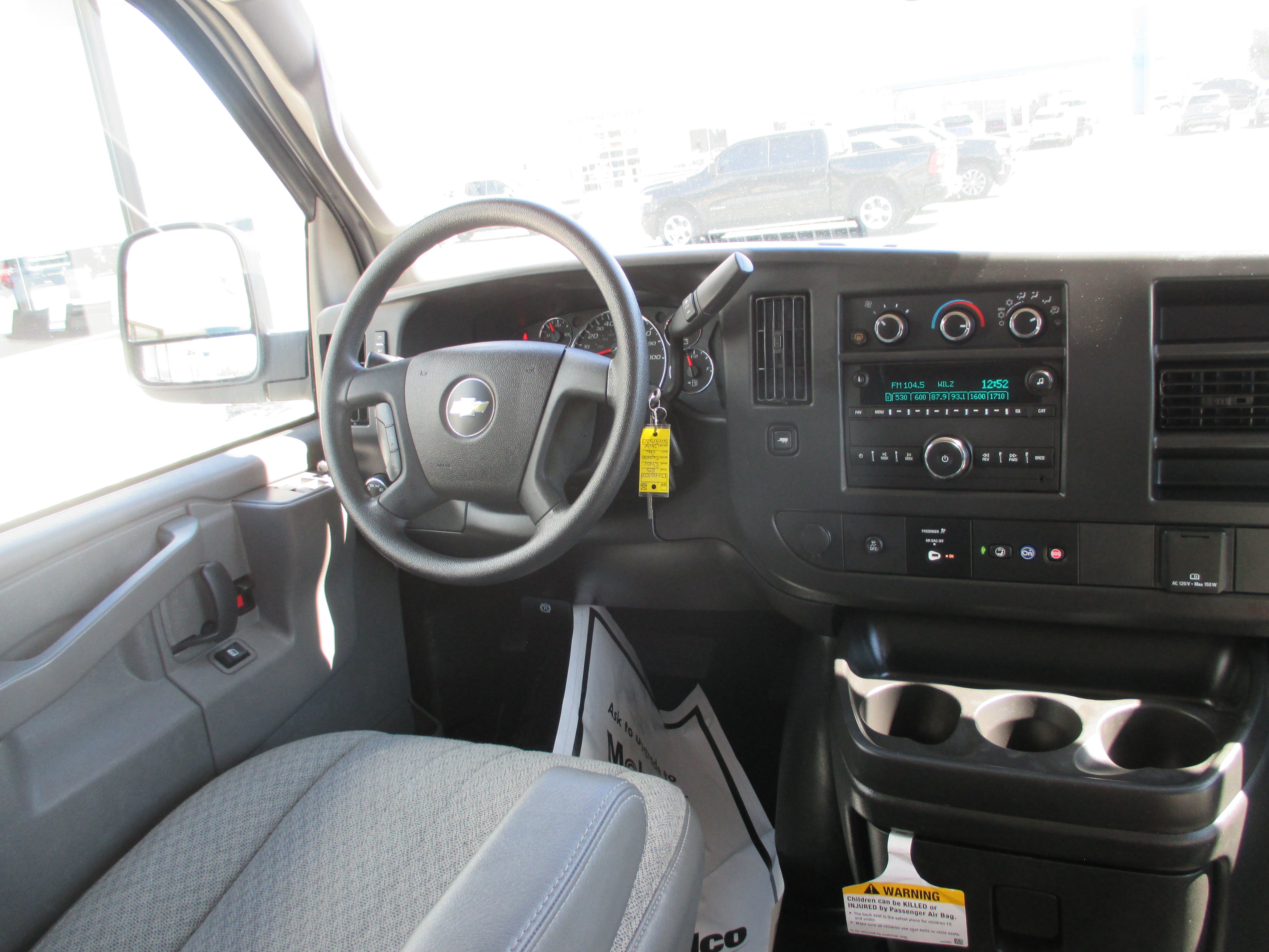 Used 2025 Chevrolet Express 3500 LS RWD image 11