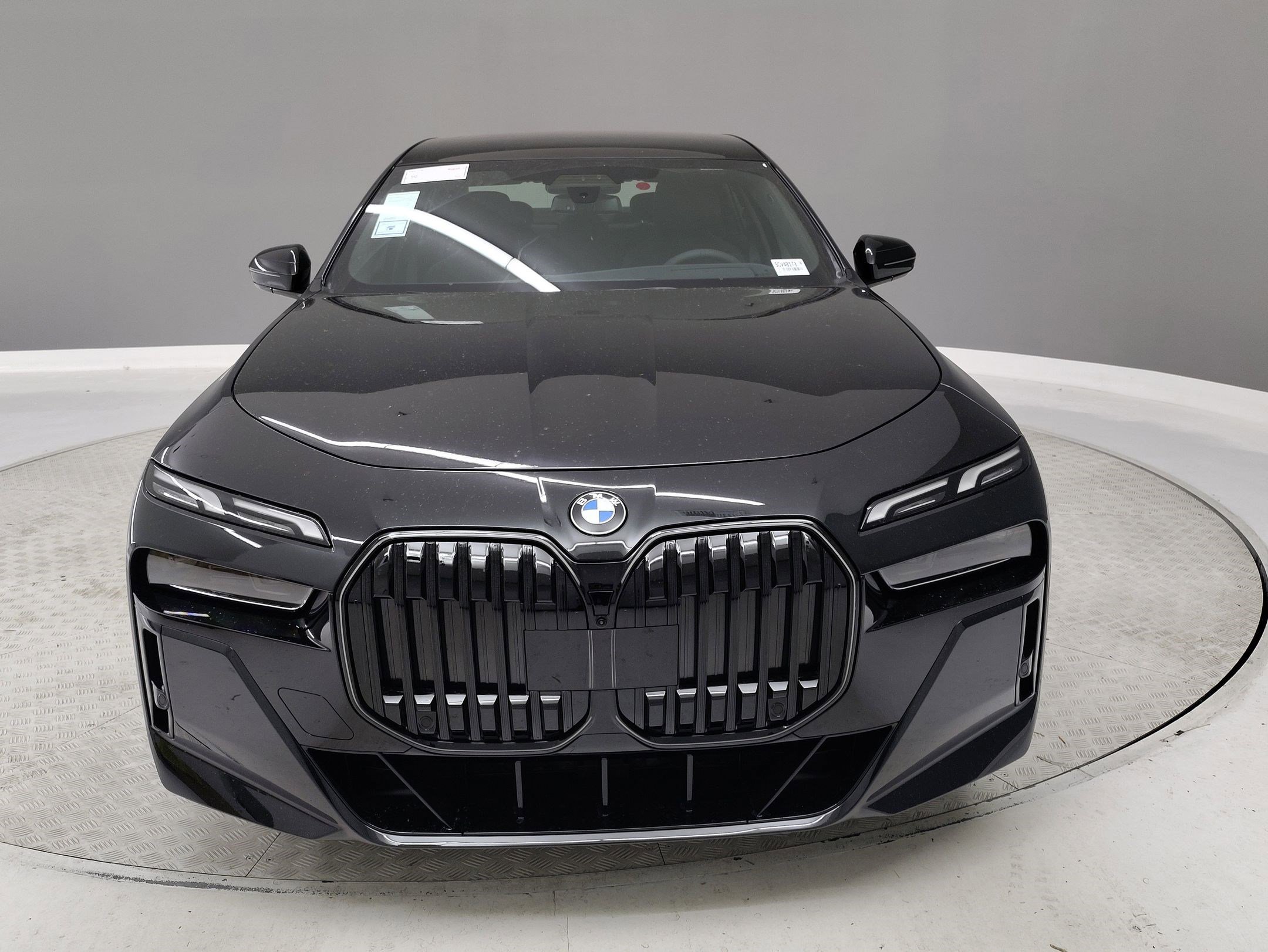 New 2025 BMW 760i xDrive image 2