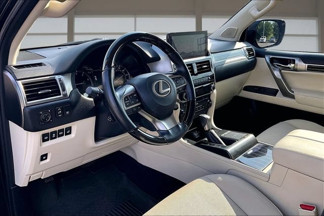 Used 2022 Lexus GX 460 Premium w/ Premium Package AWD/4WD image 14