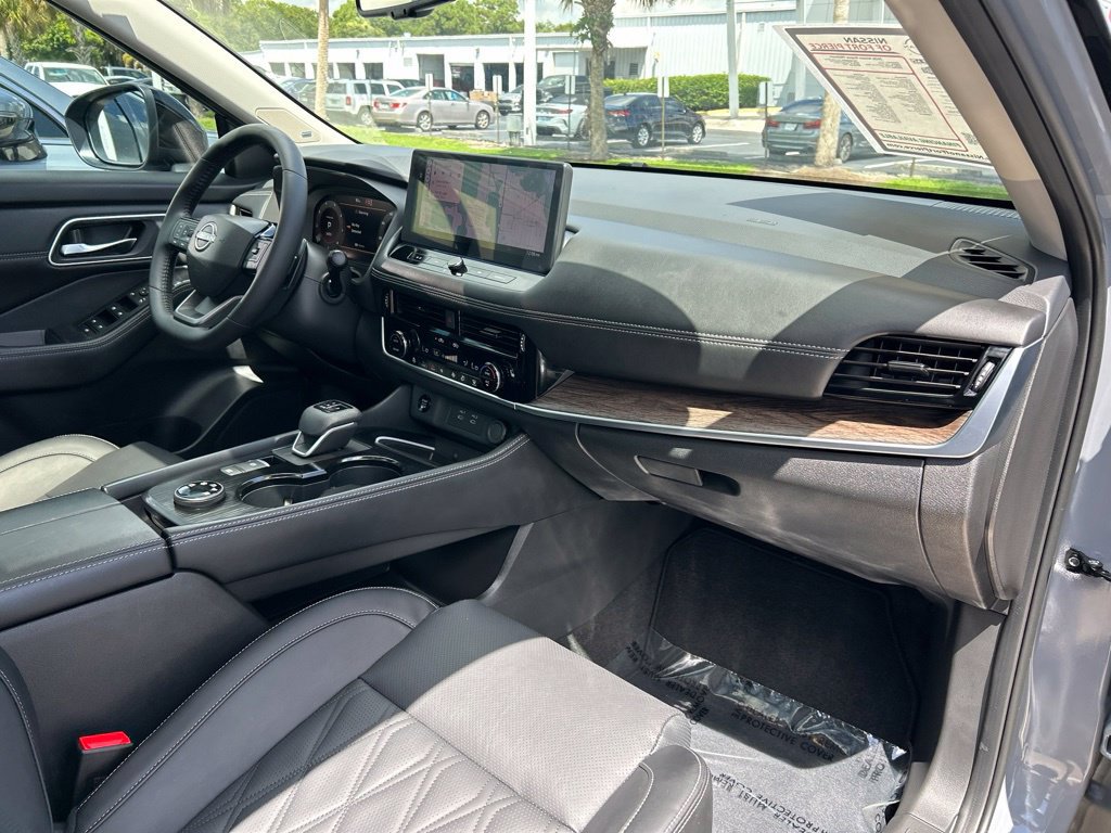 Certified 2026 Nissan Rogue Platinum w/ Platinum Premium Package AWD/4WD image 45