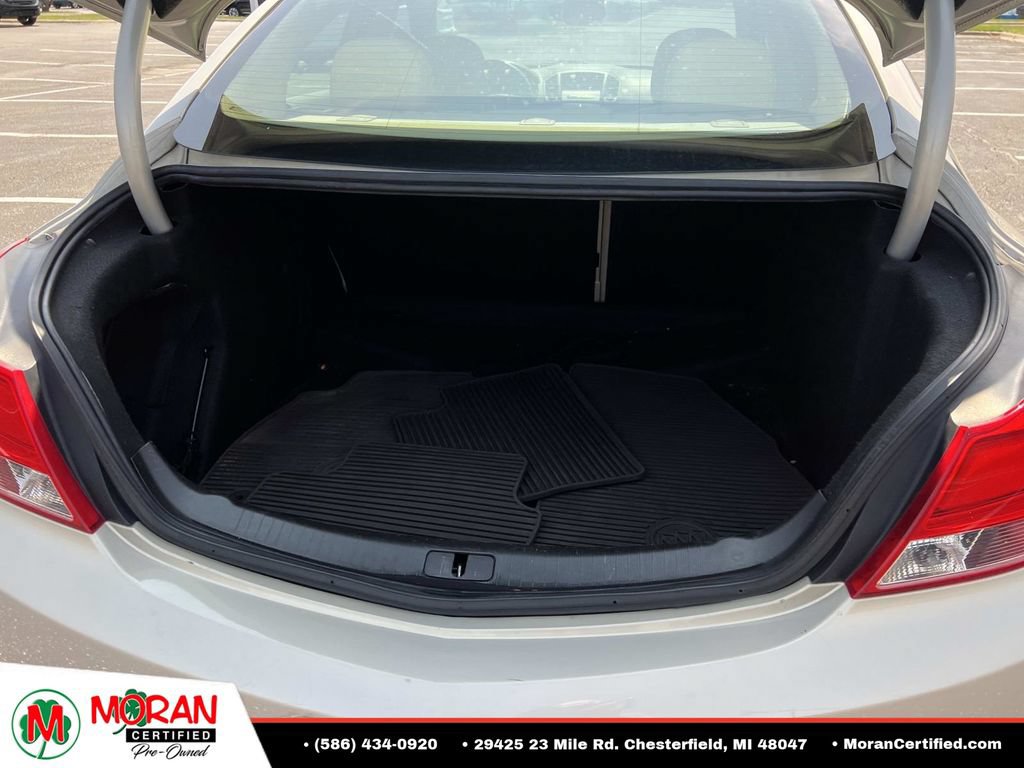 Used 2012 Buick Regal Leather FWD image 11