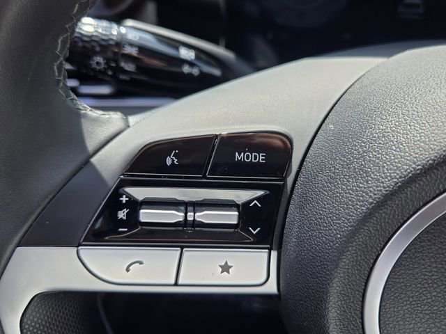 Certified 2025 Hyundai Elantra Limited FWD image 26